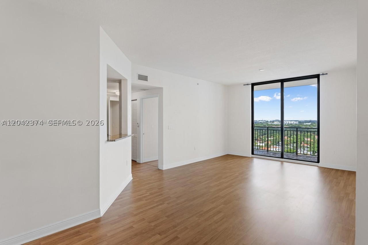 Real estate property located at 888 Douglas Rd #1405, Miami-dade, Puerta De Palmas Condo, Coral Gables, FL