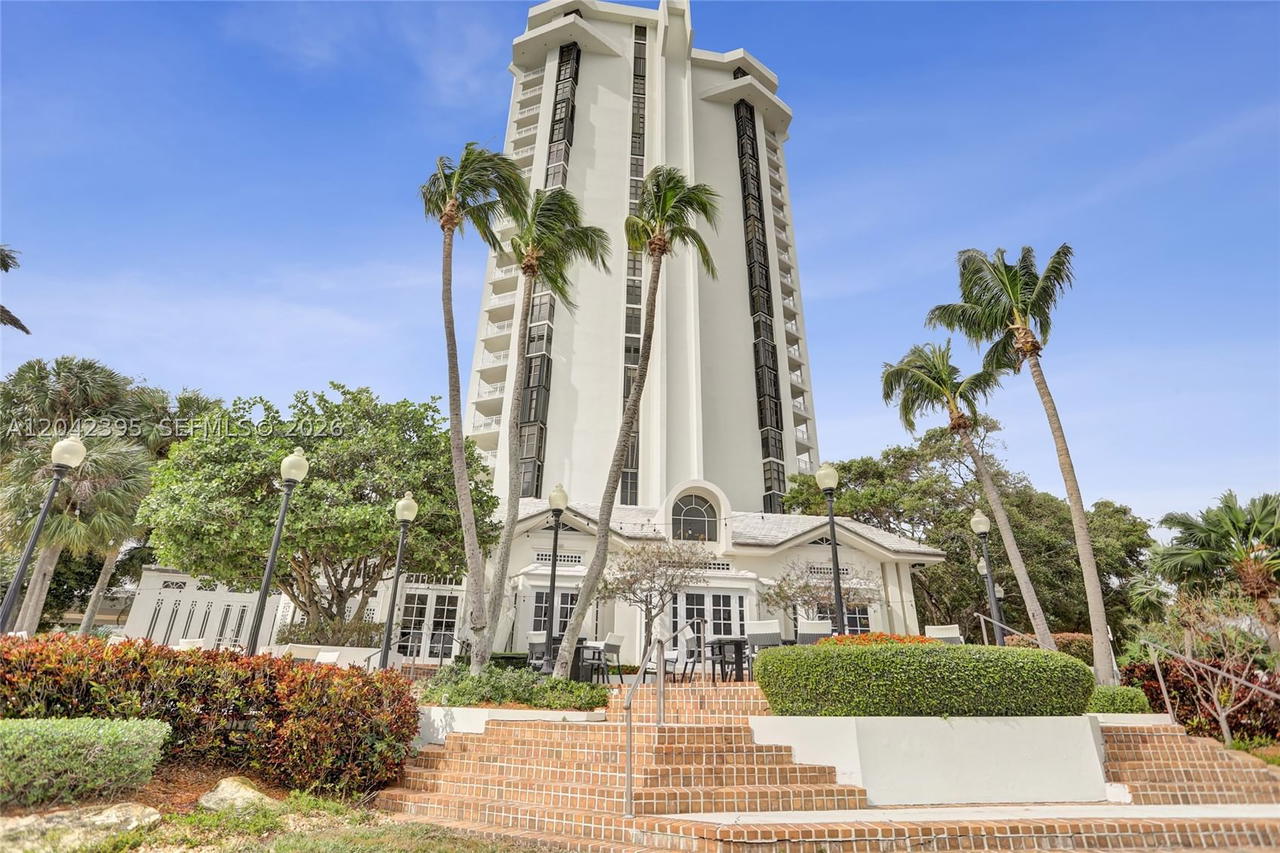 Real estate property located at 2000 Towerside Ter TS8, Miami-dade, Towers Of Quayside Condo, Miami, FL
