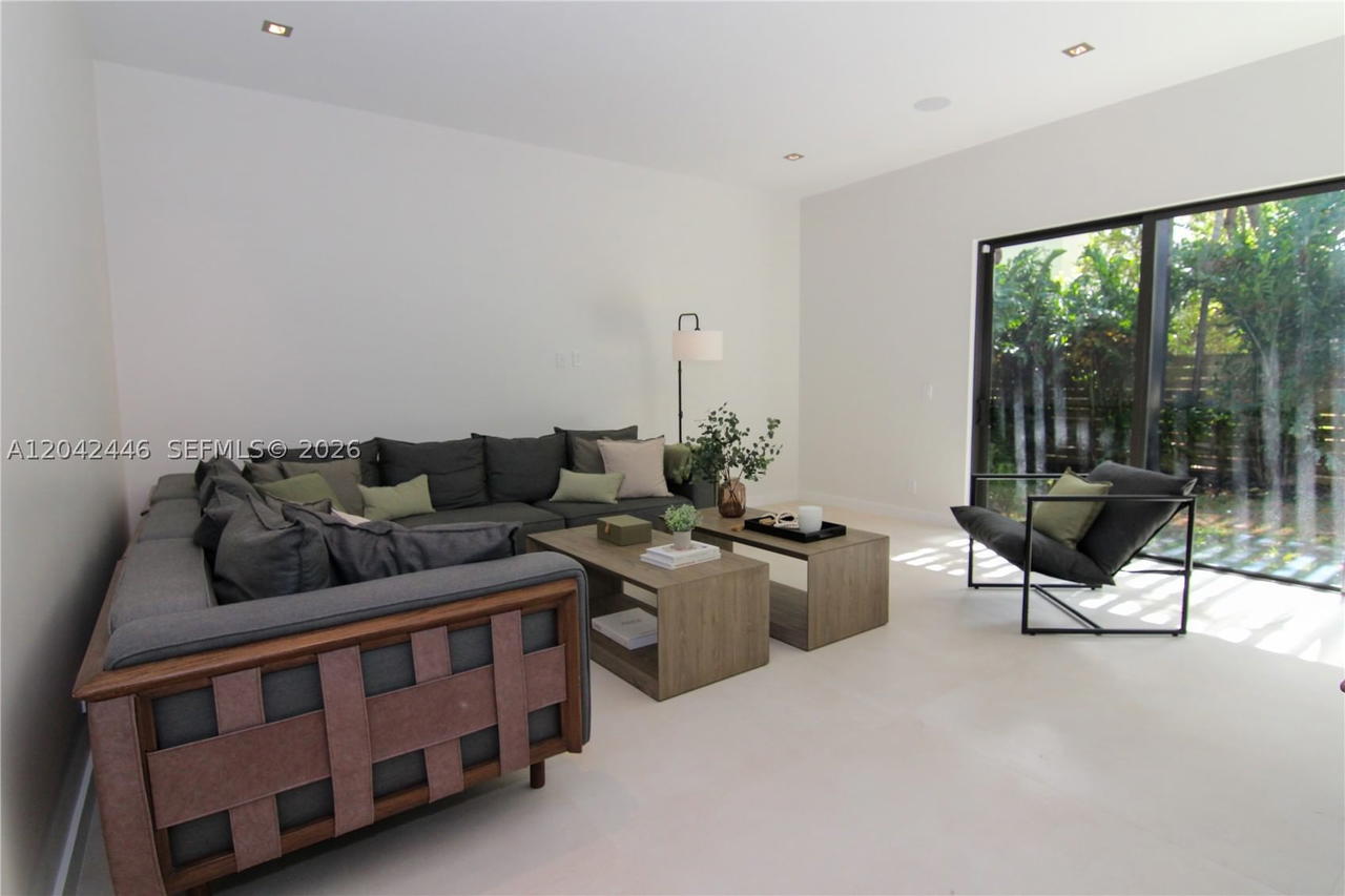 Real estate property located at 3540 Oak Ave, Miami-dade, Frow Homestead, Miami, FL