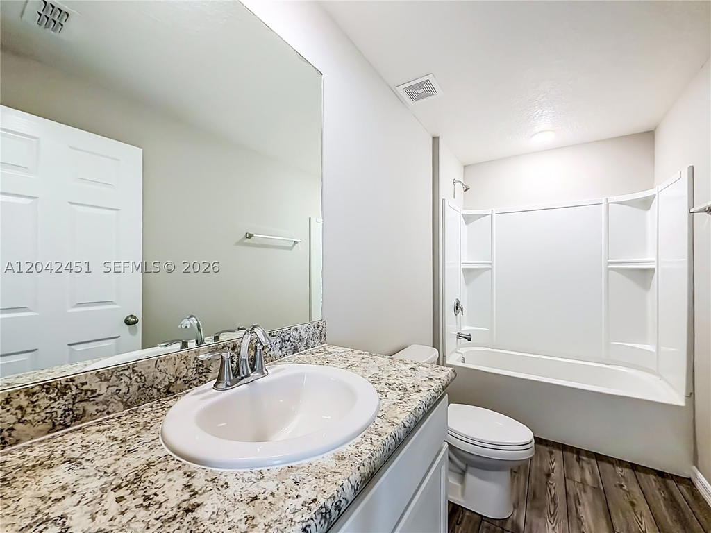Real estate property located at 666 Jeanne Ave, St Lucie, Port St Lucie Section 33, Port St Lucie, FL