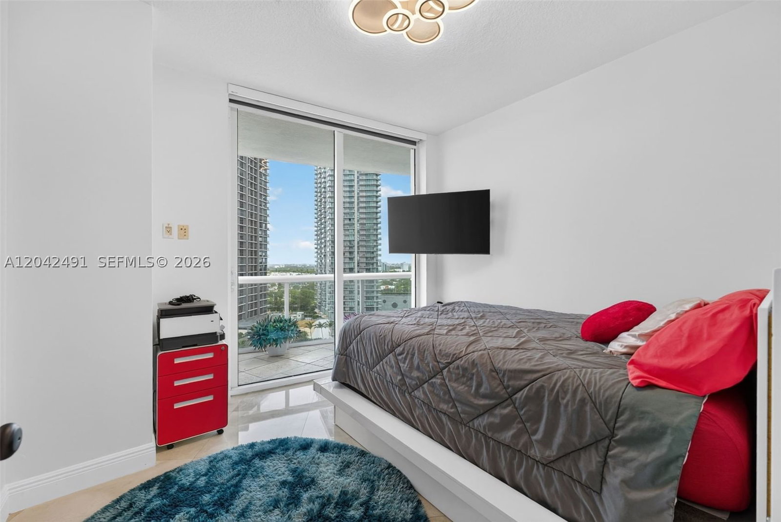 Real estate property located at 480 30th St #1807, Miami-dade, Platinum Condo, Miami, FL