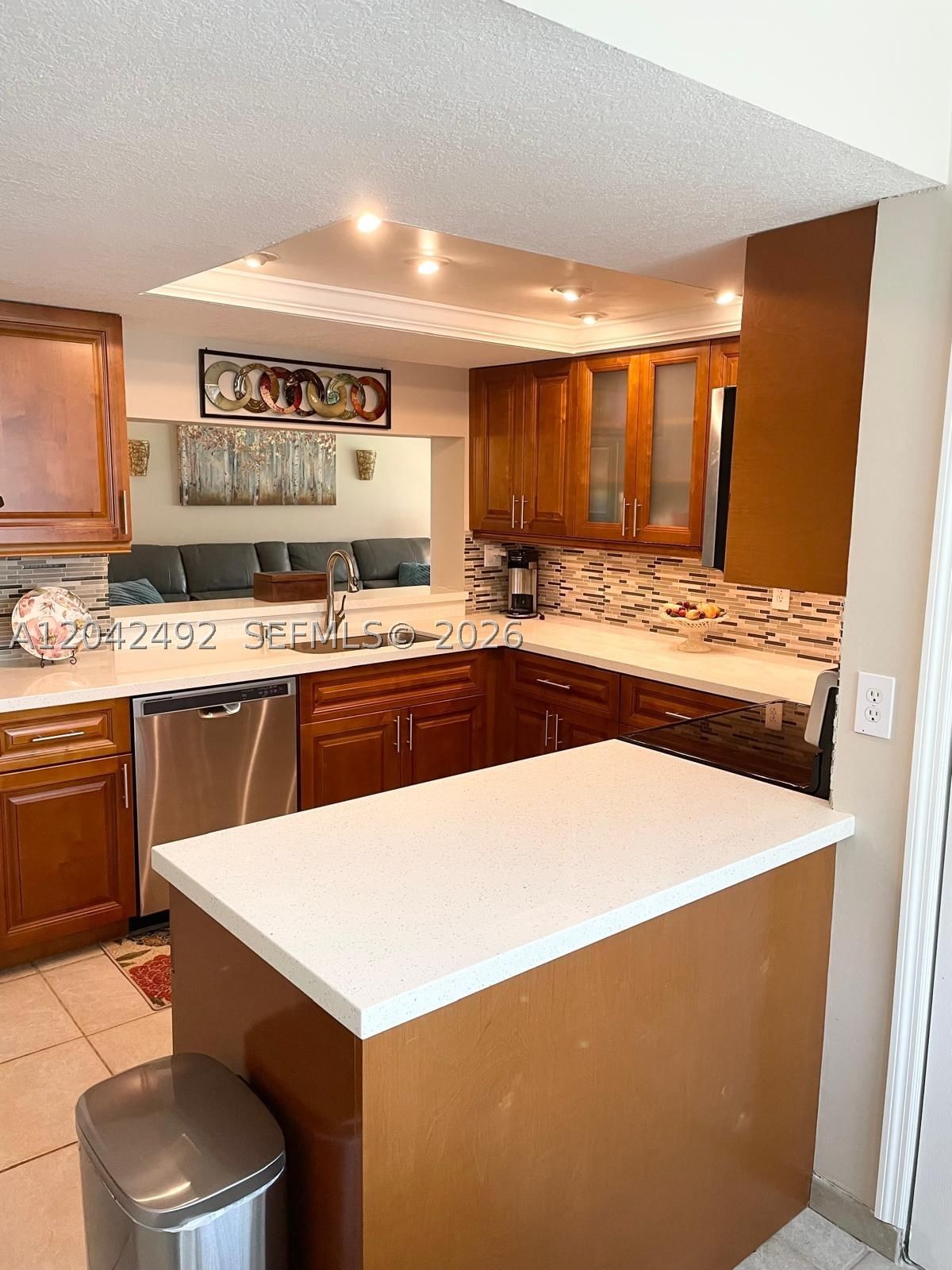 Real estate property located at 9520 Seagrape Dr #106, Broward, Condo 7 Of Sabal Palm Con, Davie, FL