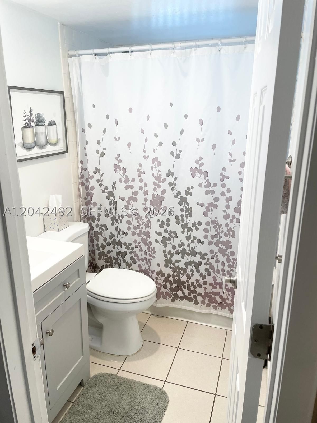Real estate property located at 9520 Seagrape Dr #106, Broward, Condo 7 Of Sabal Palm Con, Davie, FL