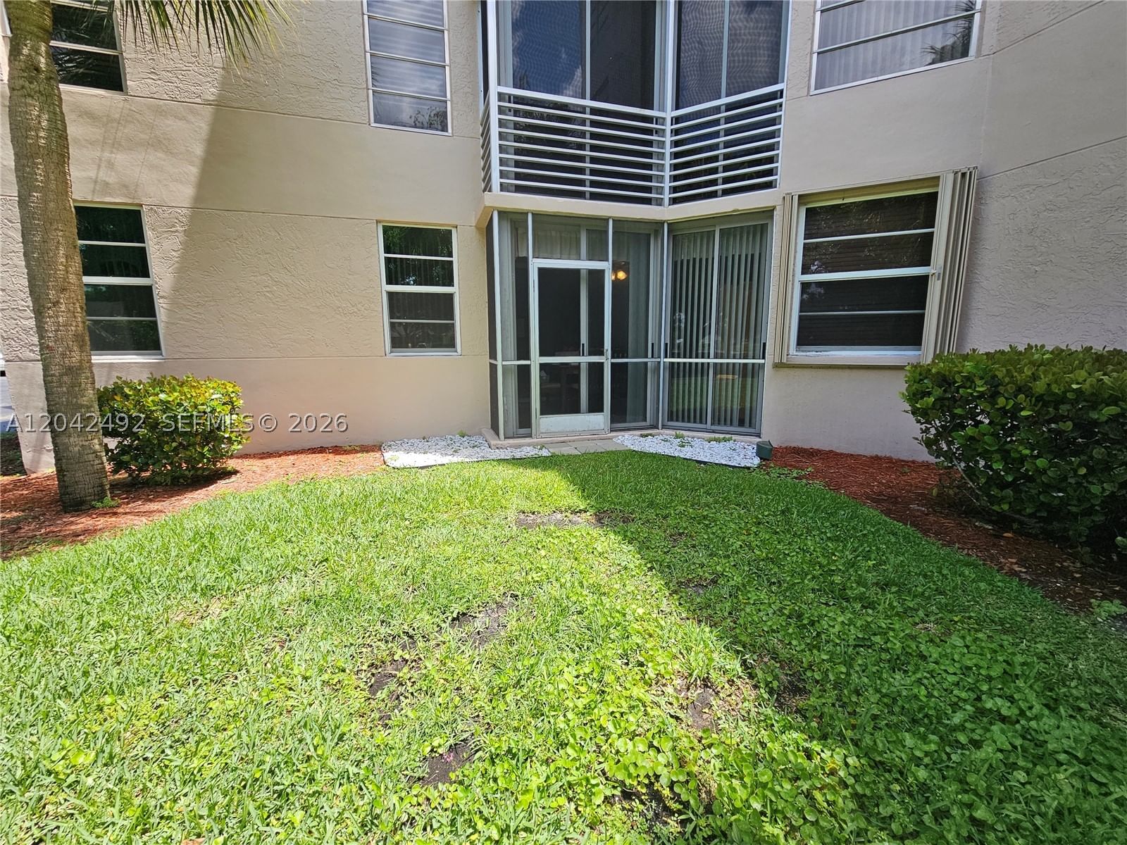 Real estate property located at 9520 Seagrape Dr #106, Broward, Condo 7 Of Sabal Palm Con, Davie, FL