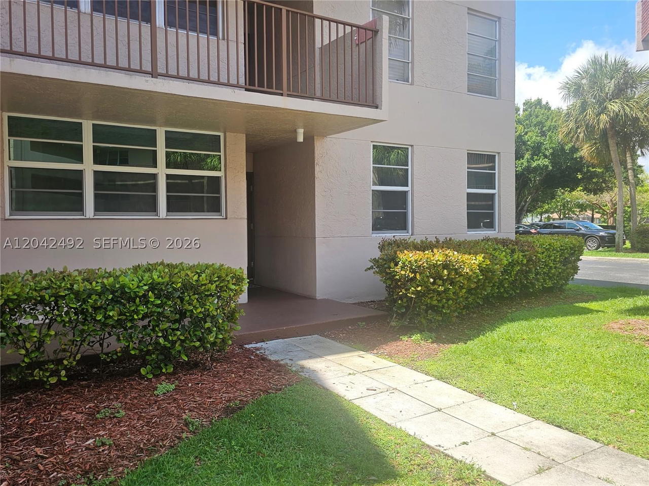 Real estate property located at 9520 Seagrape Dr #106, Broward, Condo 7 Of Sabal Palm Con, Davie, FL
