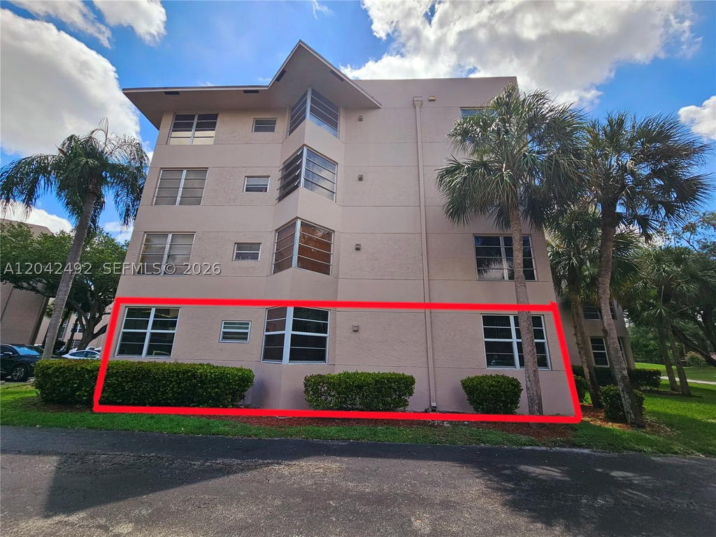 Real estate property located at 9520 Seagrape Dr #106, Broward, Condo 7 Of Sabal Palm Con, Davie, FL