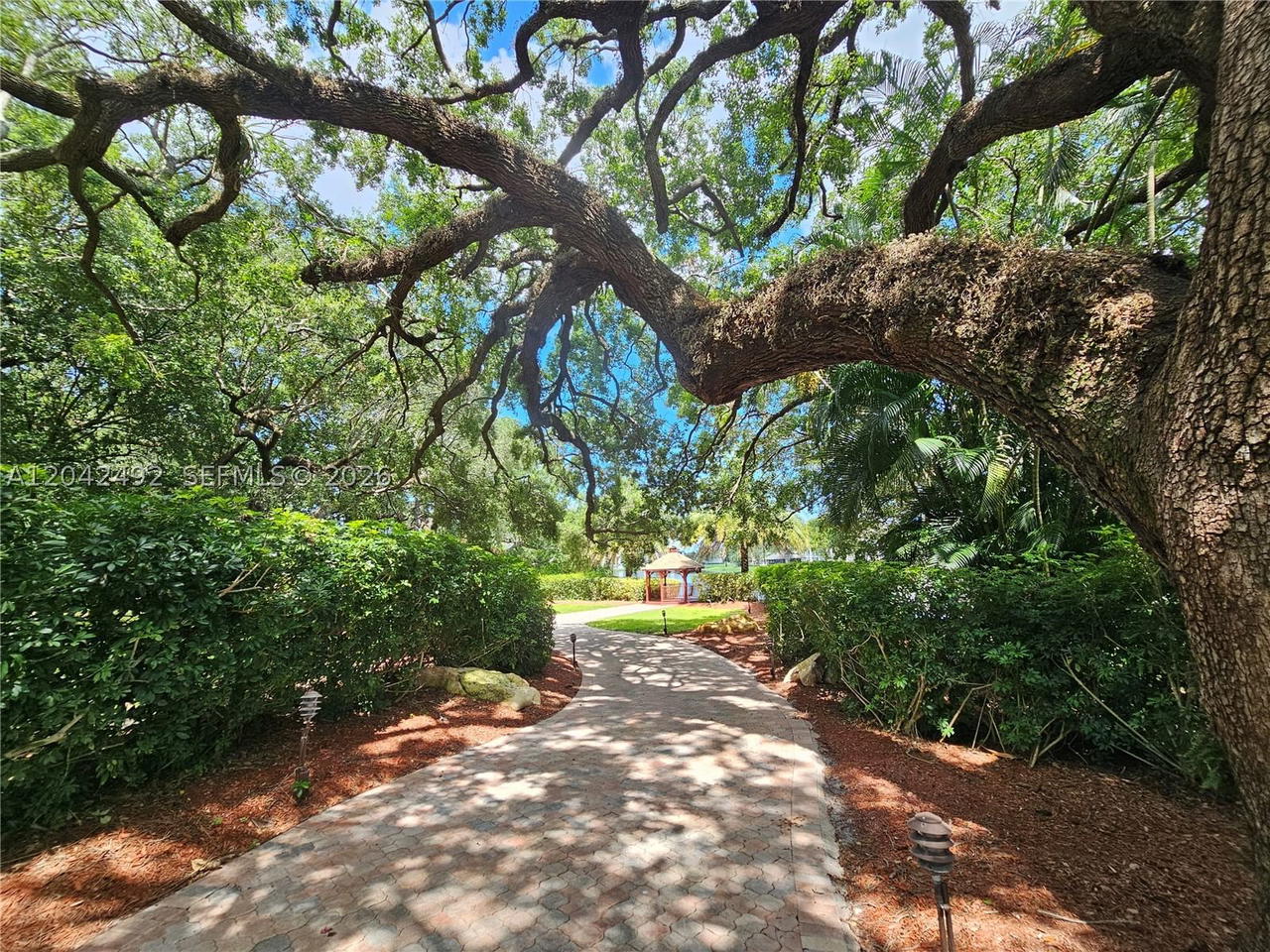 Real estate property located at 9520 Seagrape Dr #106, Broward, Condo 7 Of Sabal Palm Con, Davie, FL