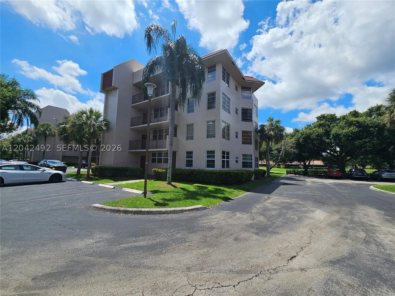 Real estate property located at 9520 Seagrape Dr #106, Broward, Condo 7 Of Sabal Palm Con, Davie, FL