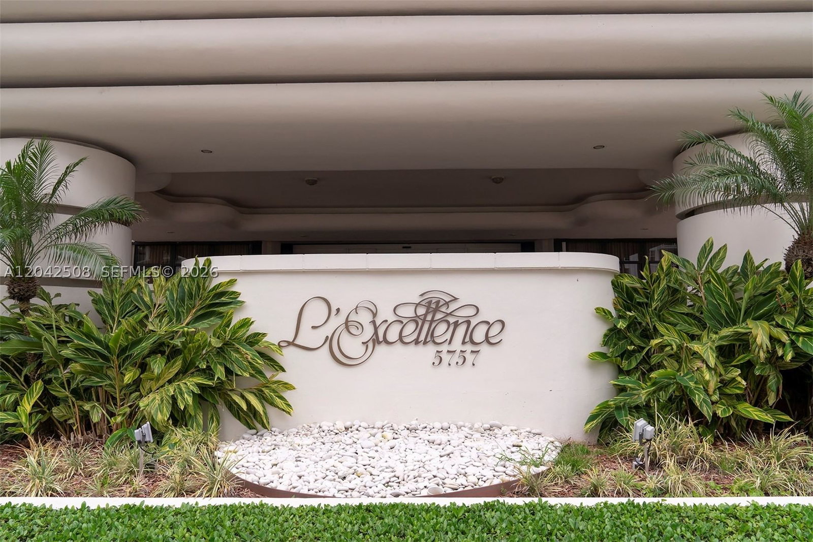 Real estate property located at 5757 Collins Ave #1604, Miami-dade, Lexcellence Condo, Miami Beach, FL