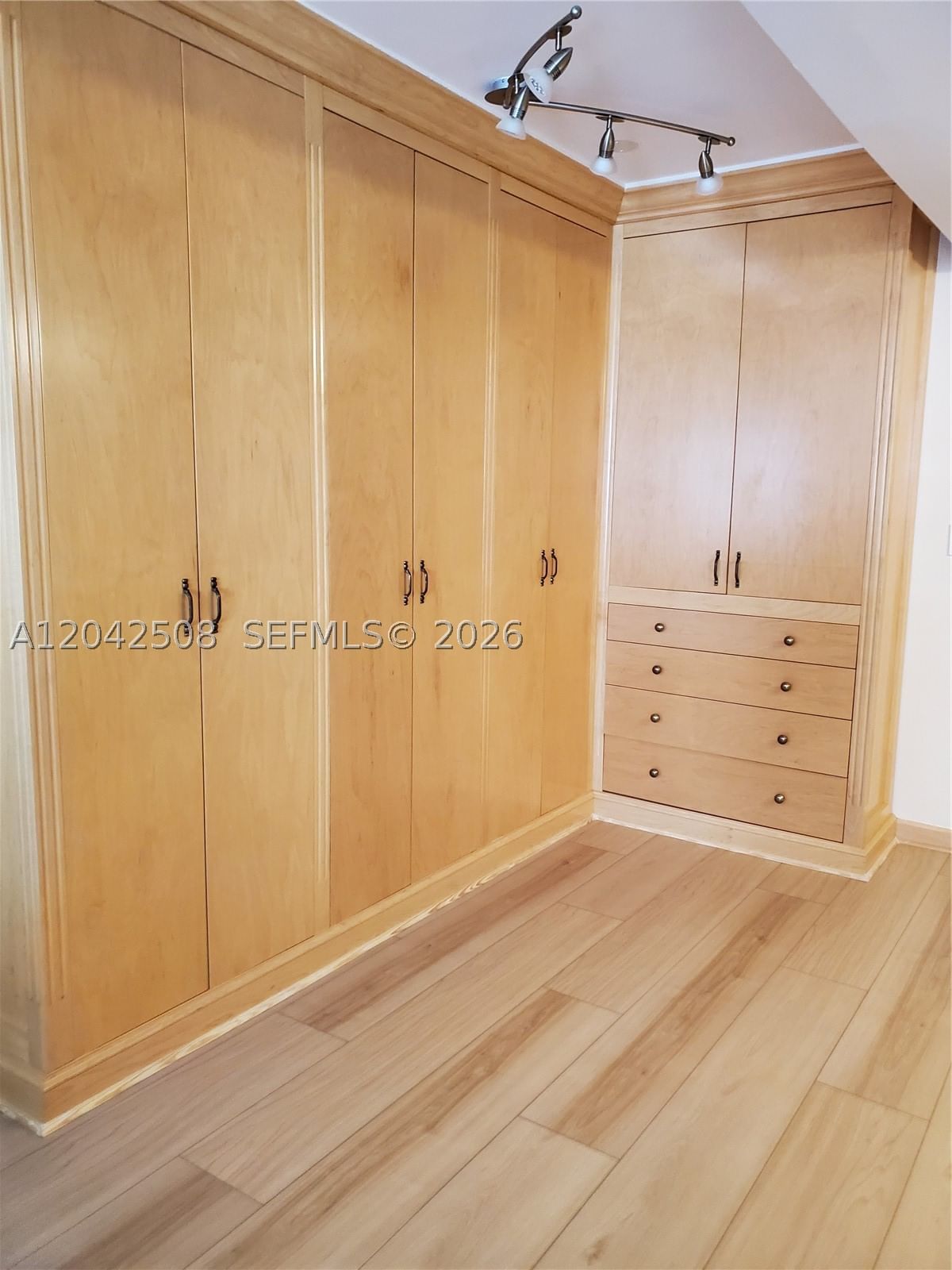 Real estate property located at 5757 Collins Ave #1604, Miami-dade, Lexcellence Condo, Miami Beach, FL