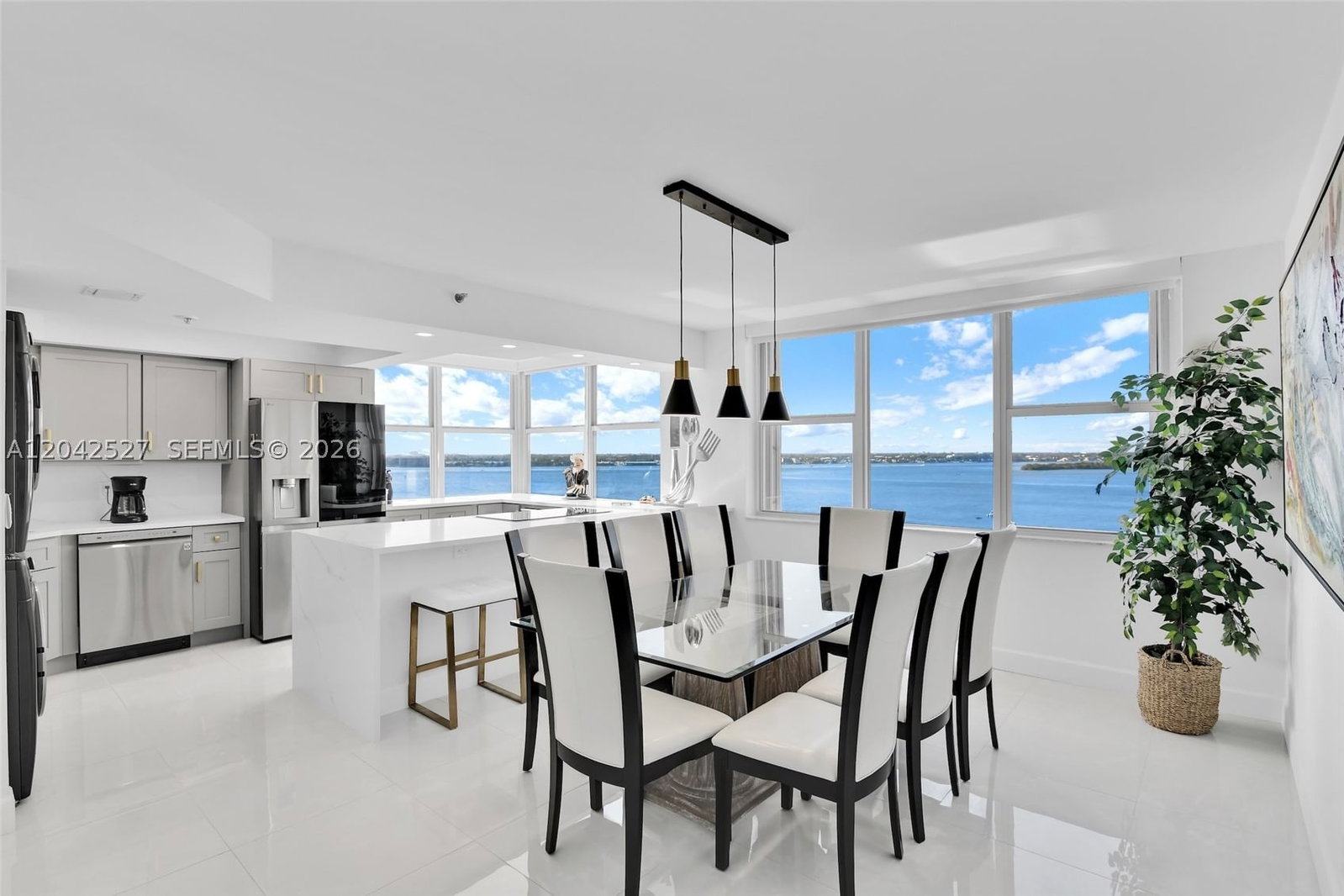 Real estate property located at 5200 Ocean Dr #1105, Palm Beach, Corniche Condo, Singer Island, FL