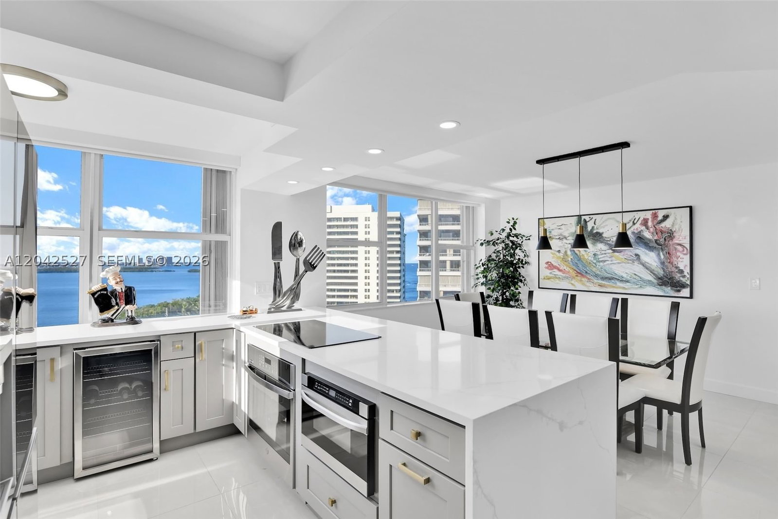 Real estate property located at 5200 Ocean Dr #1105, Palm Beach, Corniche Condo, Singer Island, FL