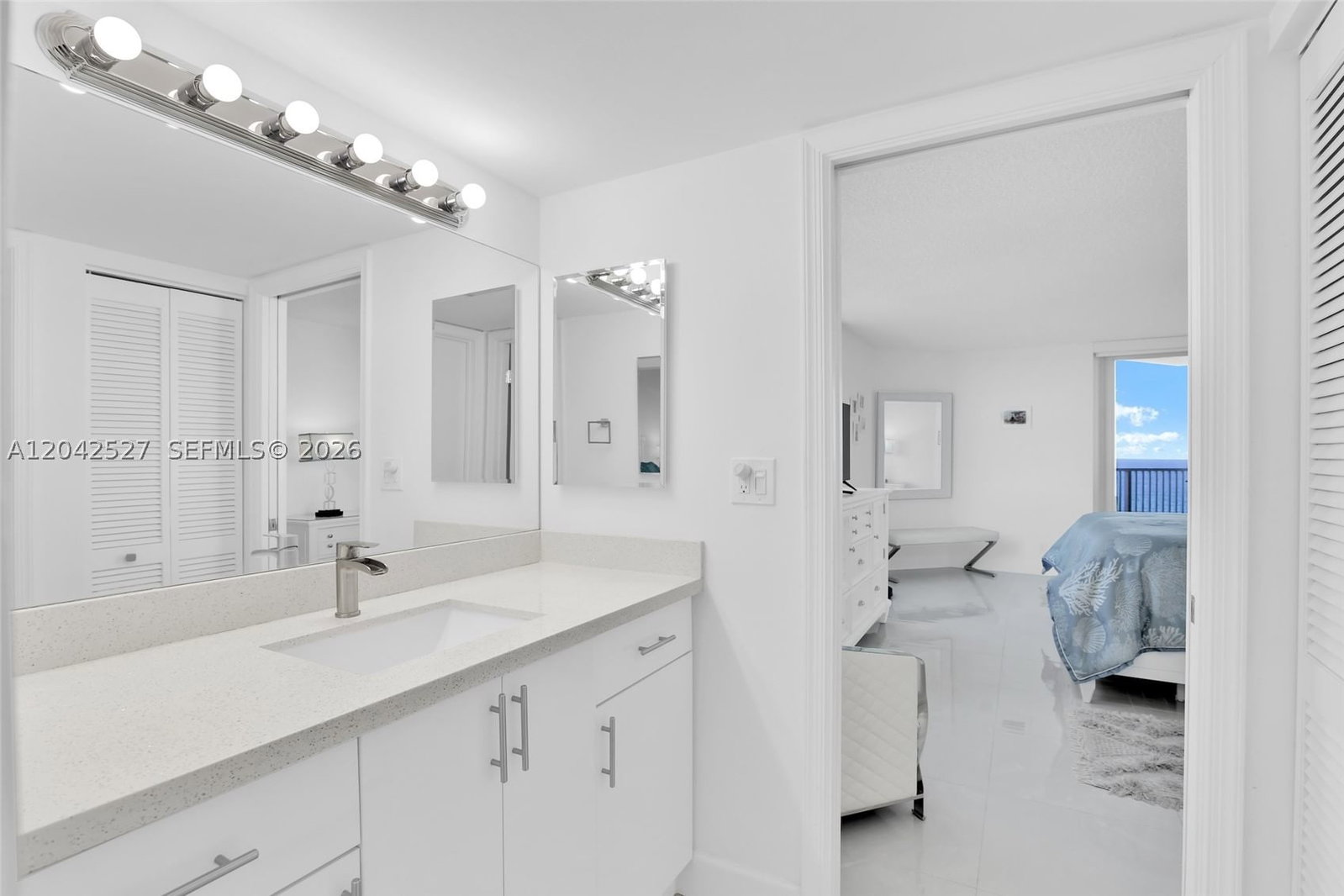 Real estate property located at 5200 Ocean Dr #1105, Palm Beach, Corniche Condo, Singer Island, FL