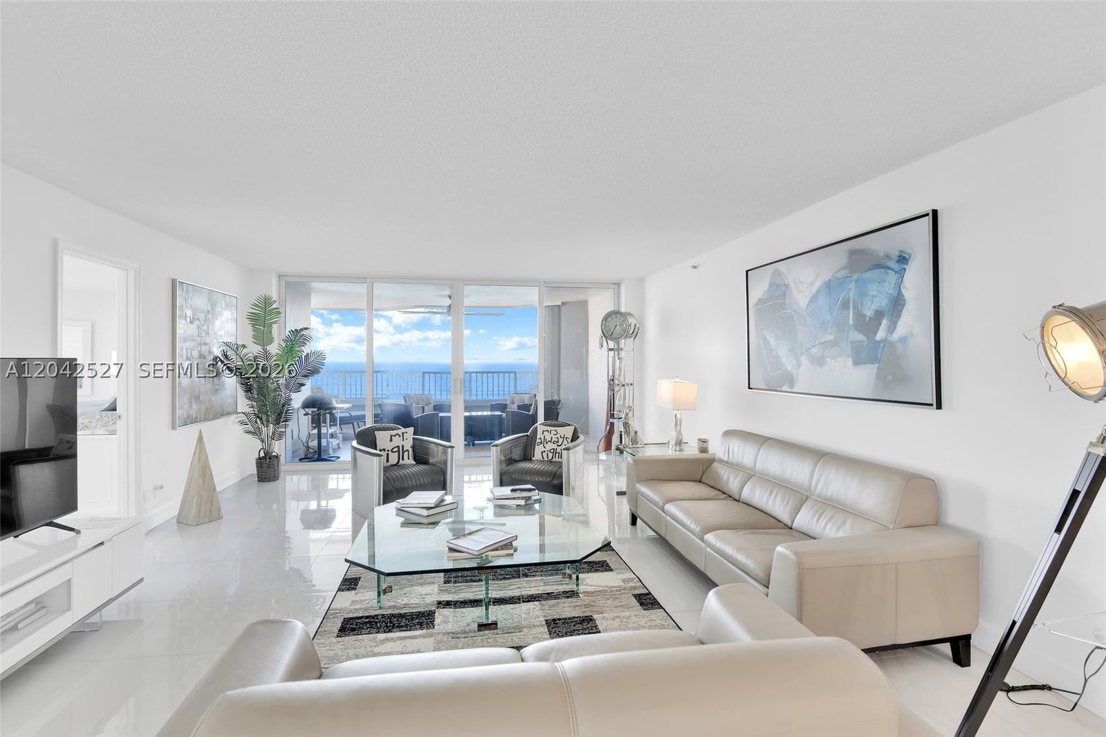 Real estate property located at 5200 Ocean Dr #1105, Palm Beach, Corniche Condo, Singer Island, FL