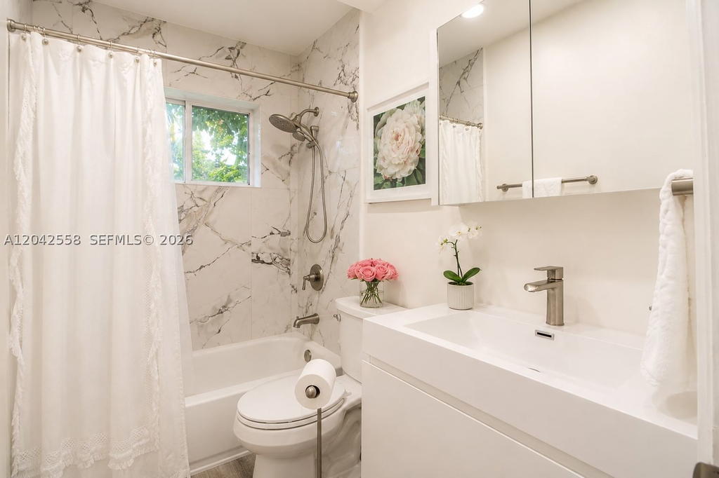 Real estate property located at 35 Edgewater Dr #107, Miami-dade, Edgewater Of Coral Gables, Coral Gables, FL