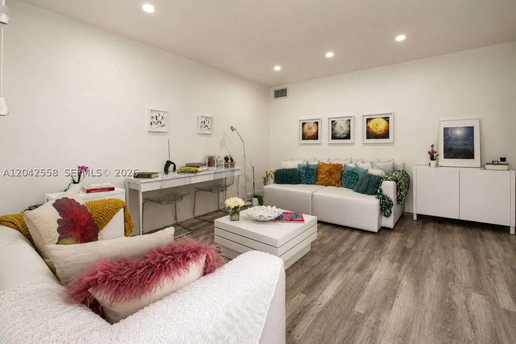 Real estate property located at 35 Edgewater Dr #107, Miami-dade, Edgewater Of Coral Gables, Coral Gables, FL