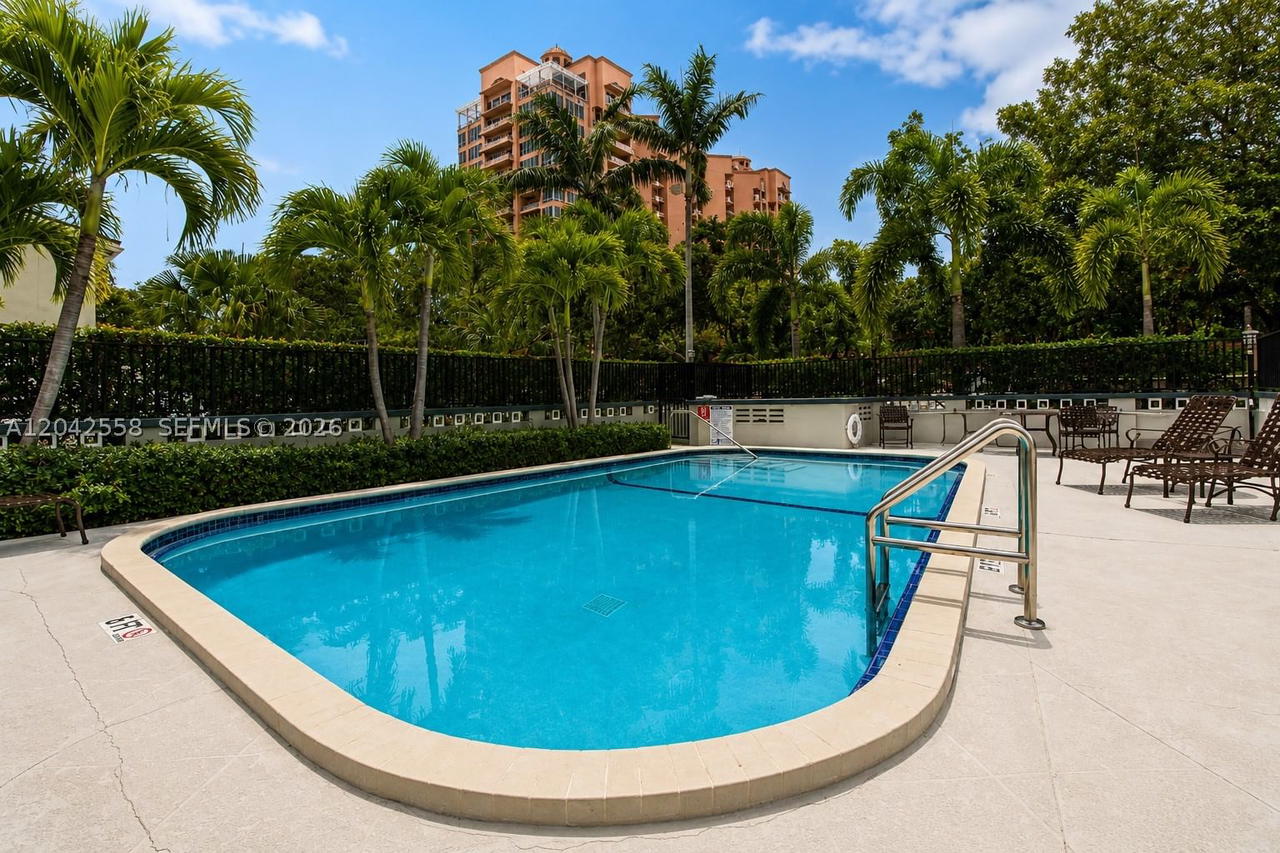 Real estate property located at 35 Edgewater Dr #107, Miami-dade, Edgewater Of Coral Gables, Coral Gables, FL