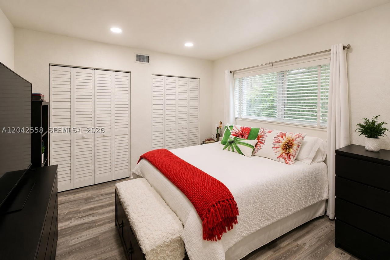 Real estate property located at 35 Edgewater Dr #107, Miami-dade, Edgewater Of Coral Gables, Coral Gables, FL