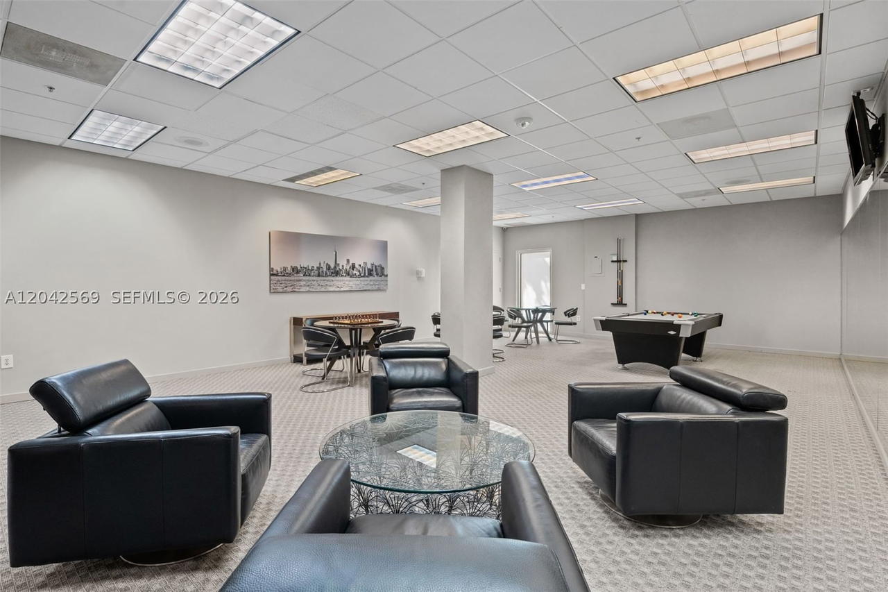 Real estate property located at 19380 Collins Ave #1224, Miami-dade, Oceanview Building B Cond, Sunny Isles Beach, FL