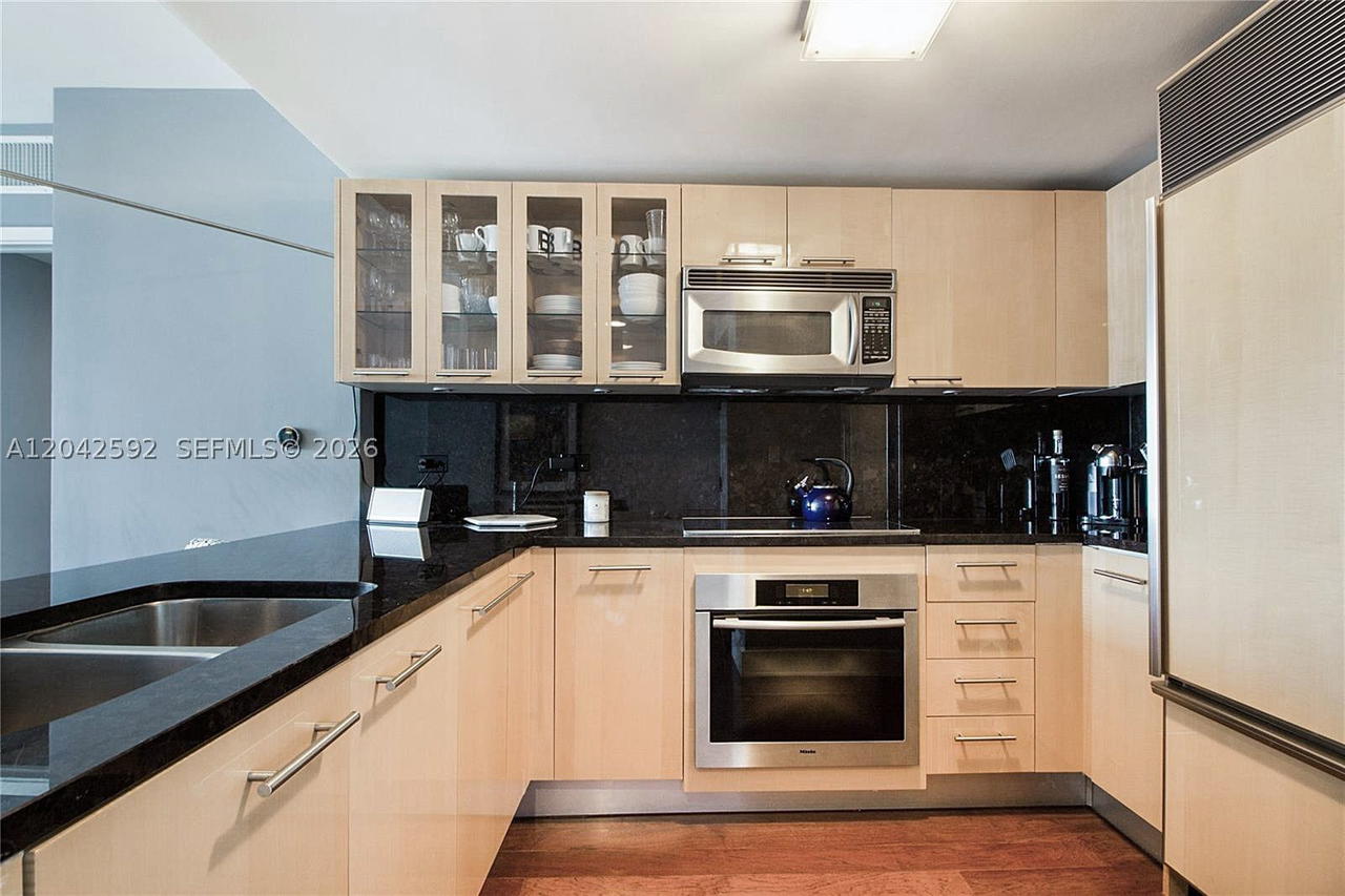 Real estate property located at 6801 Collins Ave #1101, Miami-dade, Central Carillon Beach Co, Miami Beach, FL