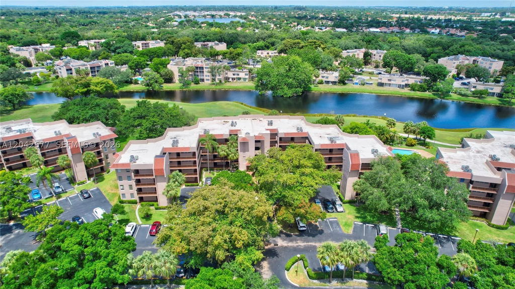 Real estate property located at 1931 Sabal Palm Dr #203, Broward, Condo 4 Of Sabal Palm Con, Davie, FL