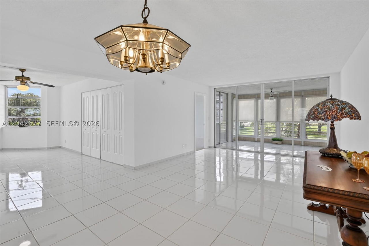 Real estate property located at 1931 Sabal Palm Dr #203, Broward, Condo 4 Of Sabal Palm Con, Davie, FL