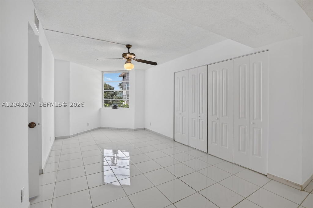Real estate property located at 1931 Sabal Palm Dr #203, Broward, Condo 4 Of Sabal Palm Con, Davie, FL
