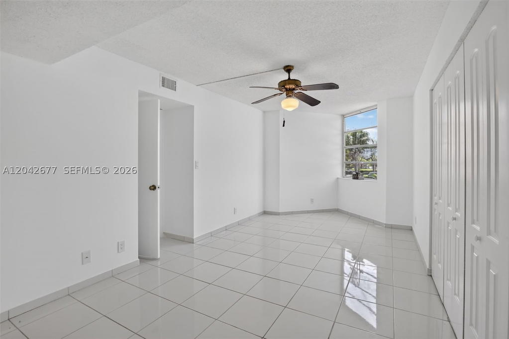 Real estate property located at 1931 Sabal Palm Dr #203, Broward, Condo 4 Of Sabal Palm Con, Davie, FL