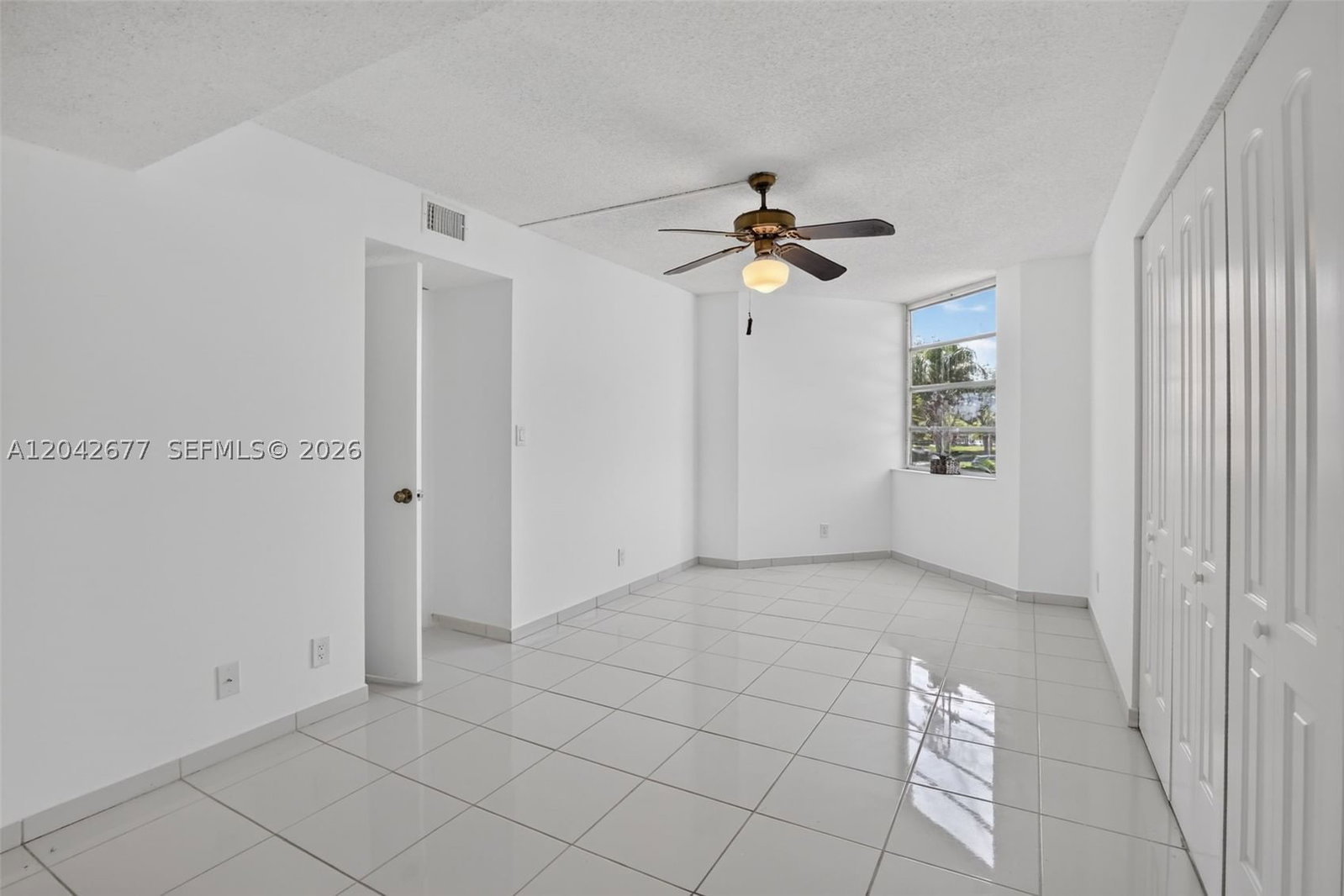 Real estate property located at 1931 Sabal Palm Dr #203, Broward, Condo 4 Of Sabal Palm Con, Davie, FL