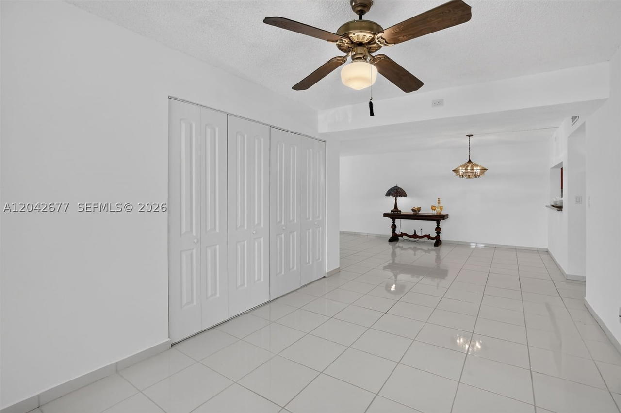 Real estate property located at 1931 Sabal Palm Dr #203, Broward, Condo 4 Of Sabal Palm Con, Davie, FL
