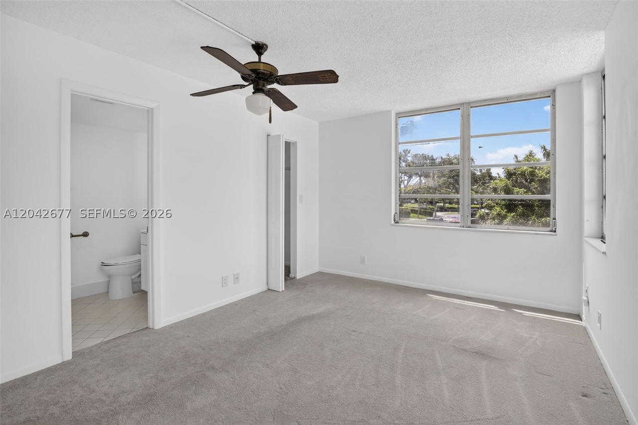 Real estate property located at 1931 Sabal Palm Dr #203, Broward, Condo 4 Of Sabal Palm Con, Davie, FL