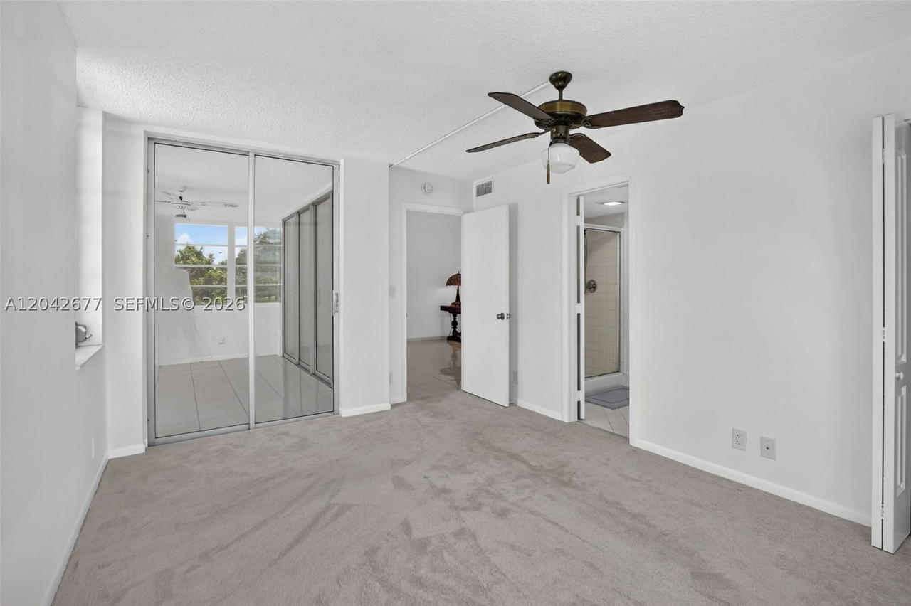 Real estate property located at 1931 Sabal Palm Dr #203, Broward, Condo 4 Of Sabal Palm Con, Davie, FL