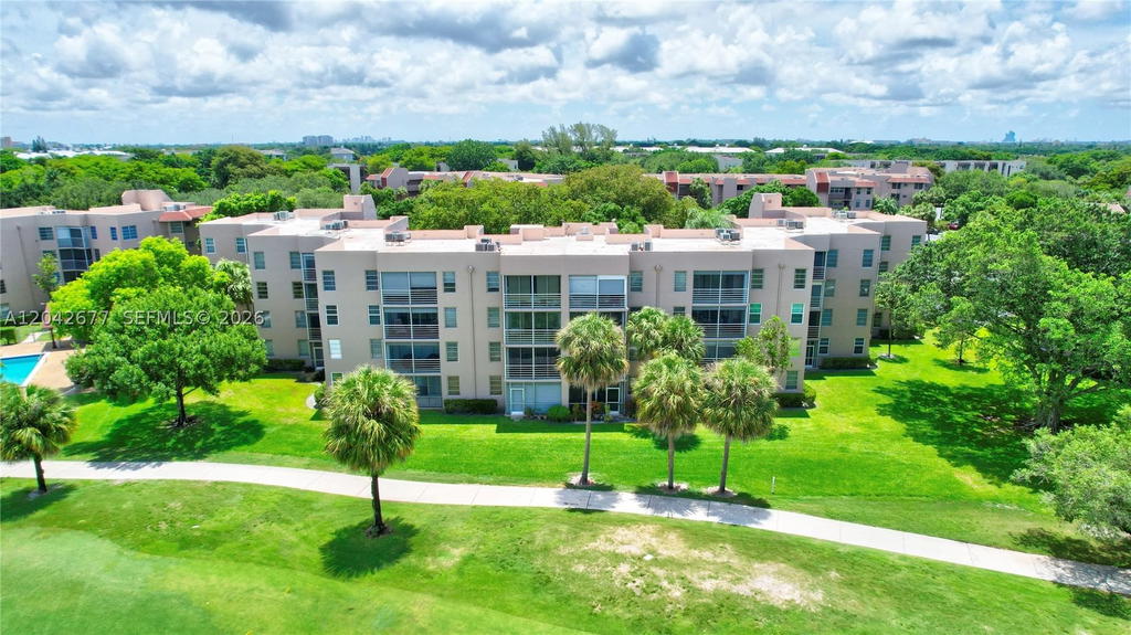 Real estate property located at 1931 Sabal Palm Dr #203, Broward, Condo 4 Of Sabal Palm Con, Davie, FL