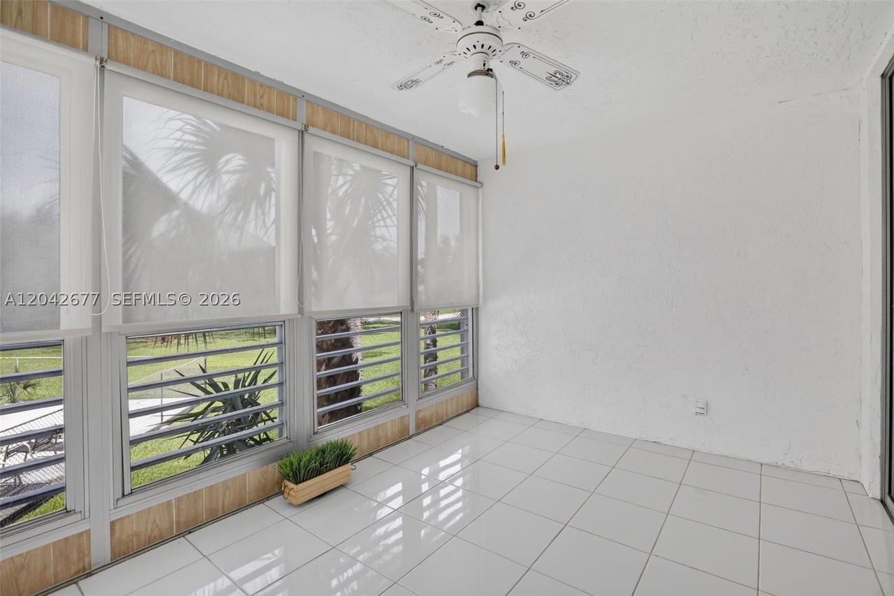 Real estate property located at 1931 Sabal Palm Dr #203, Broward, Condo 4 Of Sabal Palm Con, Davie, FL