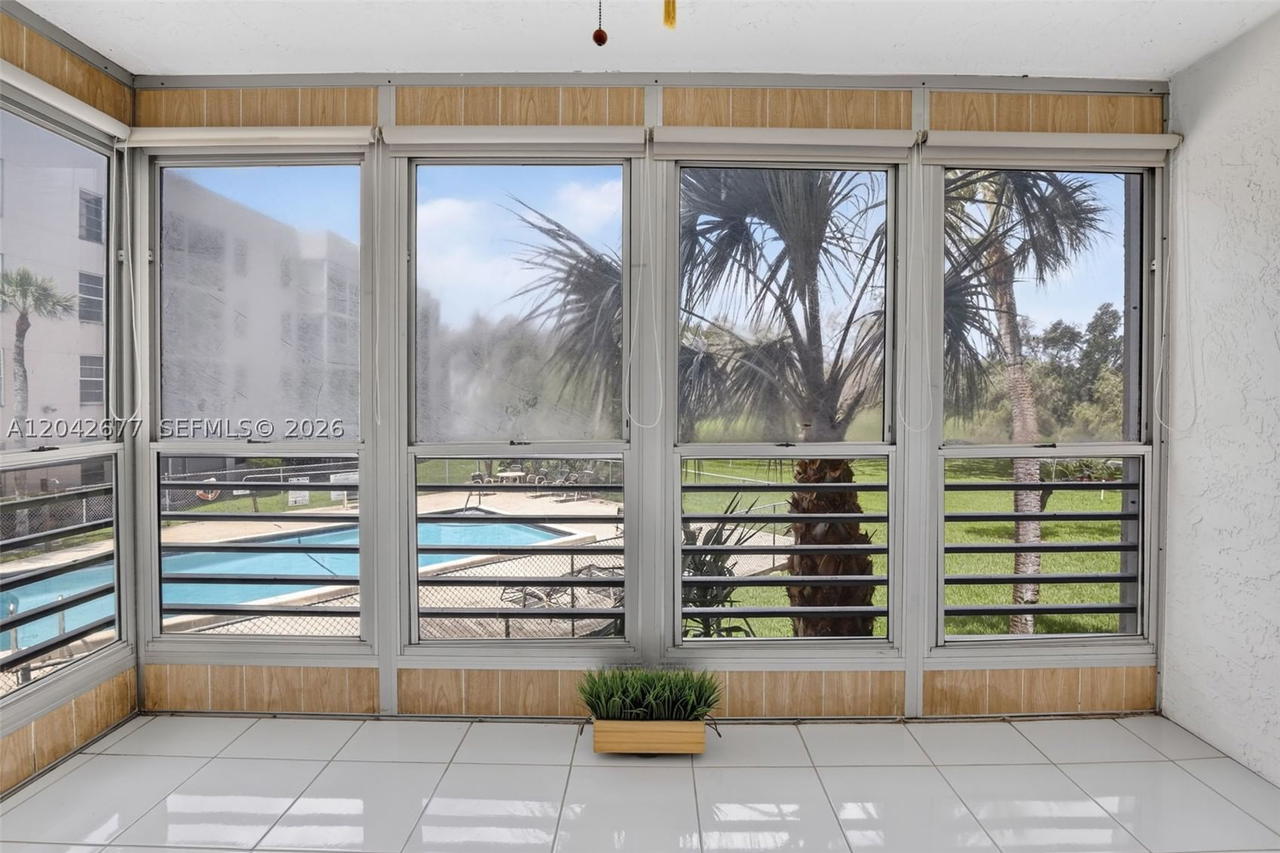 Real estate property located at 1931 Sabal Palm Dr #203, Broward, Condo 4 Of Sabal Palm Con, Davie, FL