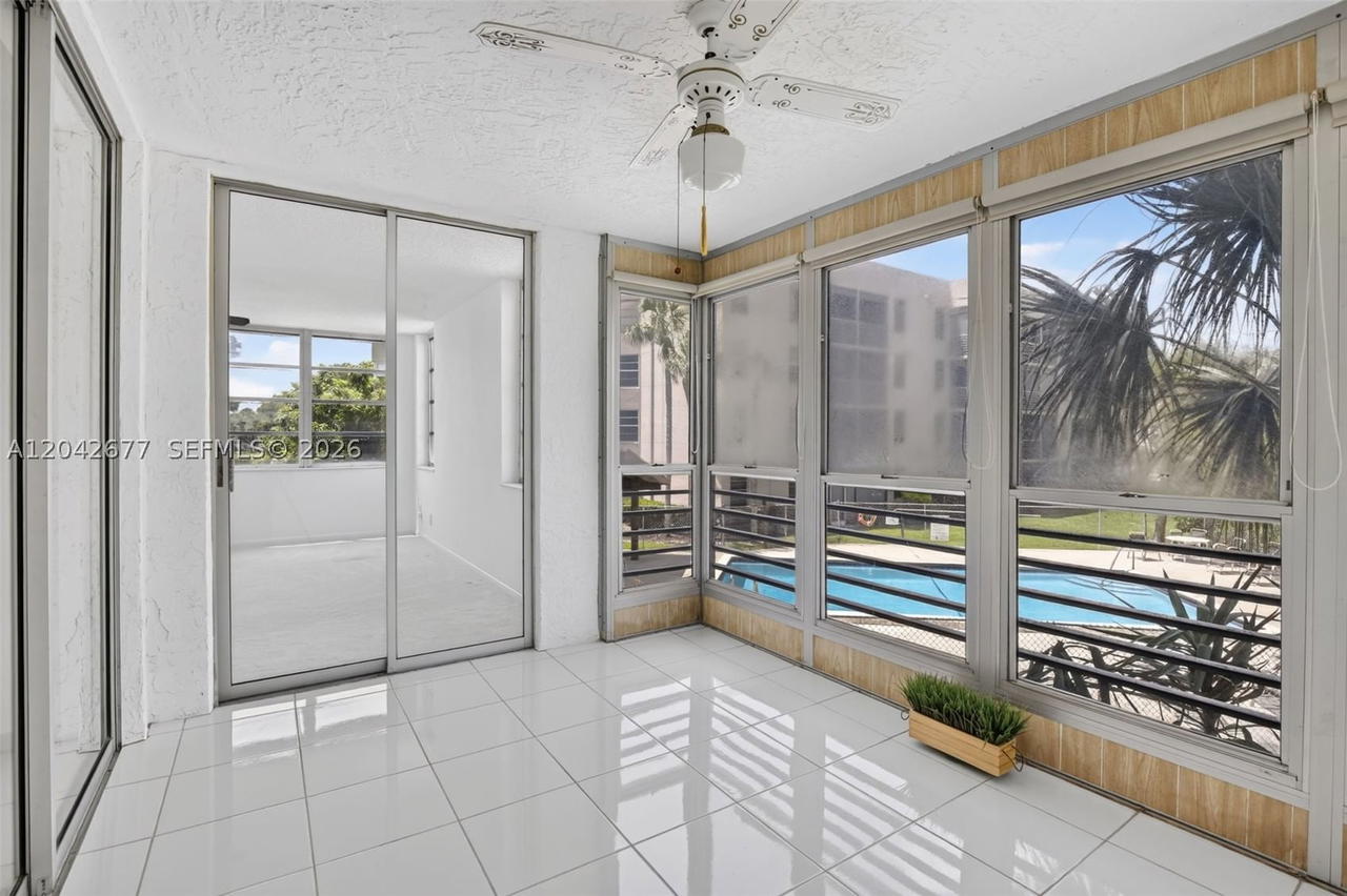 Real estate property located at 1931 Sabal Palm Dr #203, Broward, Condo 4 Of Sabal Palm Con, Davie, FL