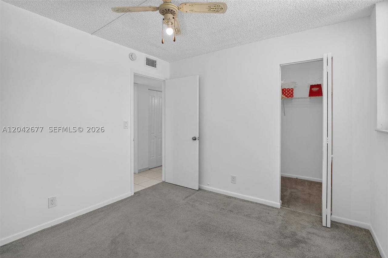 Real estate property located at 1931 Sabal Palm Dr #203, Broward, Condo 4 Of Sabal Palm Con, Davie, FL