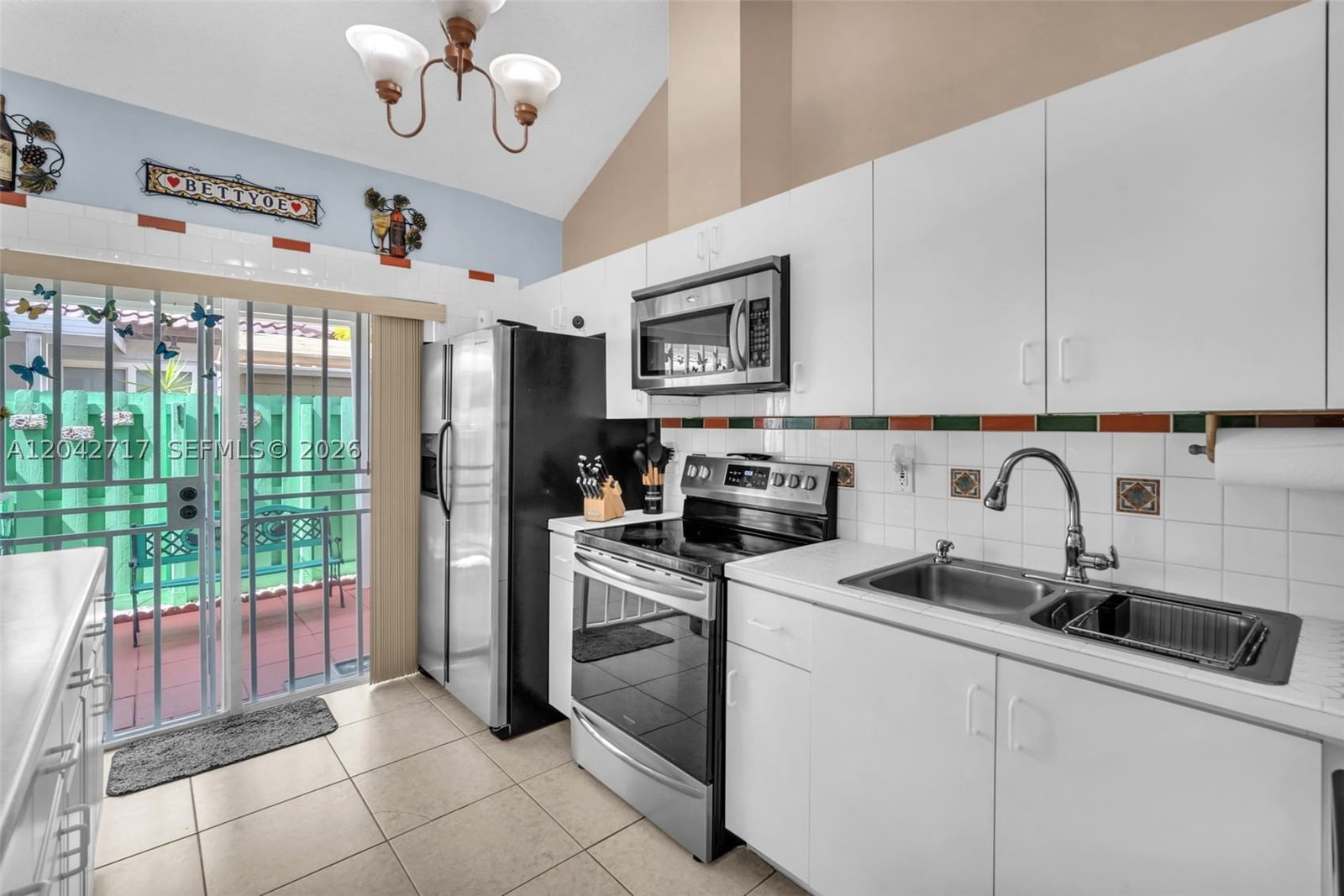 Real estate property located at 9018 120th St #133, Miami-dade, Les Fontaines Condo, Hialeah Gardens, FL