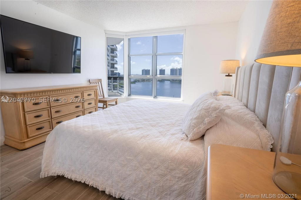 Real estate property located at , Miami-dade, Mystic Pointe Tower 500 C, Aventura, FL