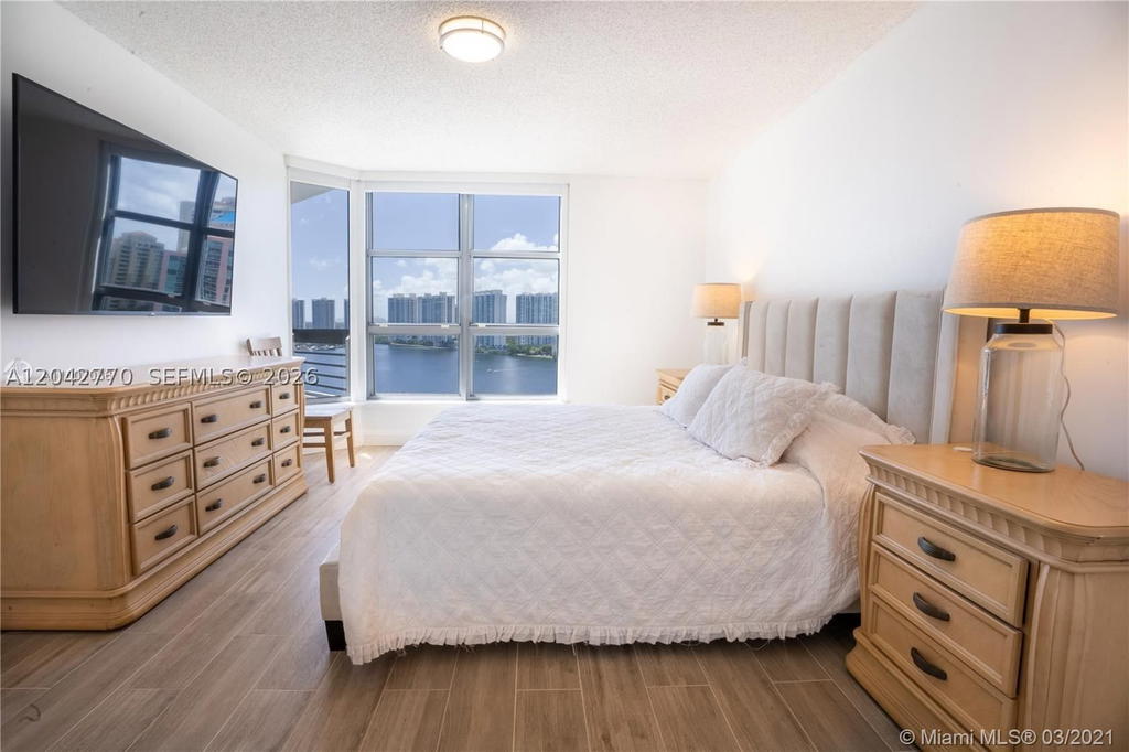 Real estate property located at , Miami-dade, Mystic Pointe Tower 500 C, Aventura, FL
