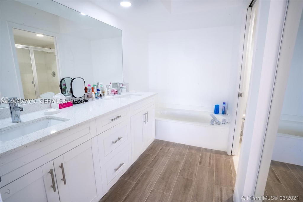 Real estate property located at , Miami-dade, Mystic Pointe Tower 500 C, Aventura, FL