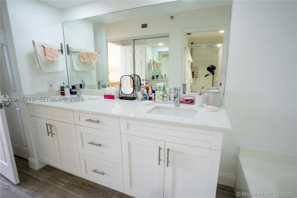 Real estate property located at , Miami-dade, Mystic Pointe Tower 500 C, Aventura, FL