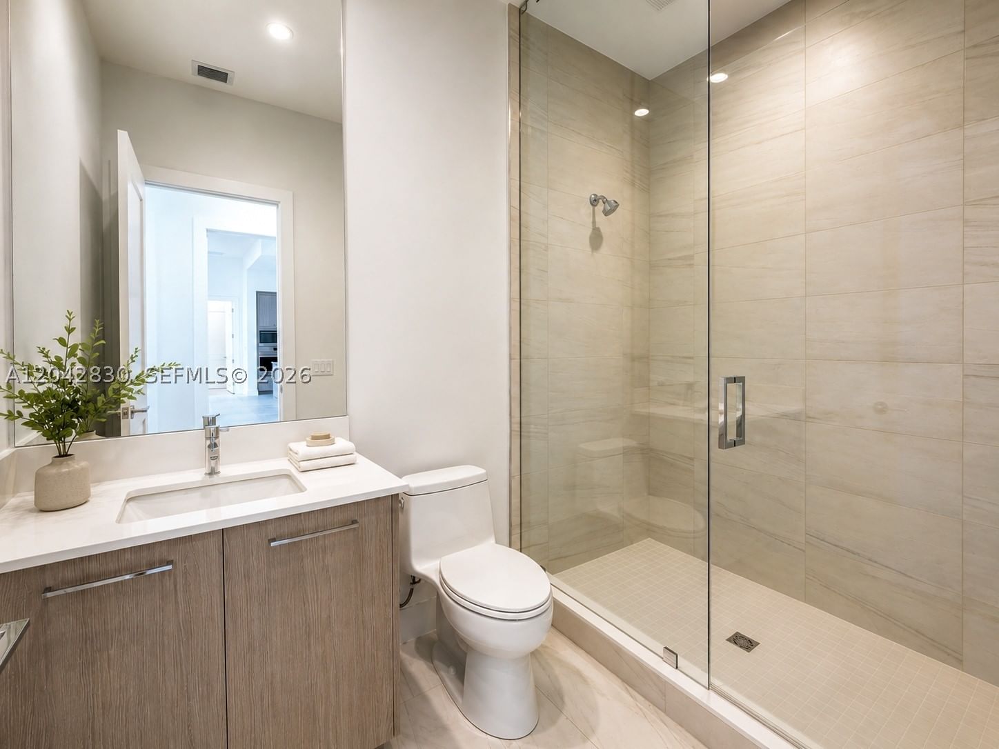 Real estate property located at 153 Seabreeze Blvd #401, Broward, Selene Condo, Fort Lauderdale, FL