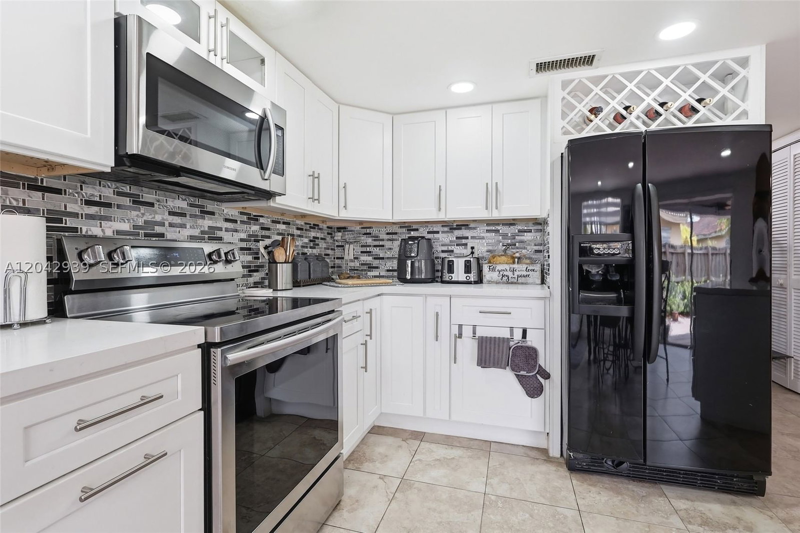Real estate property located at 15652 91st Ln, Miami-dade, Sunnyview Sub, Miami, FL