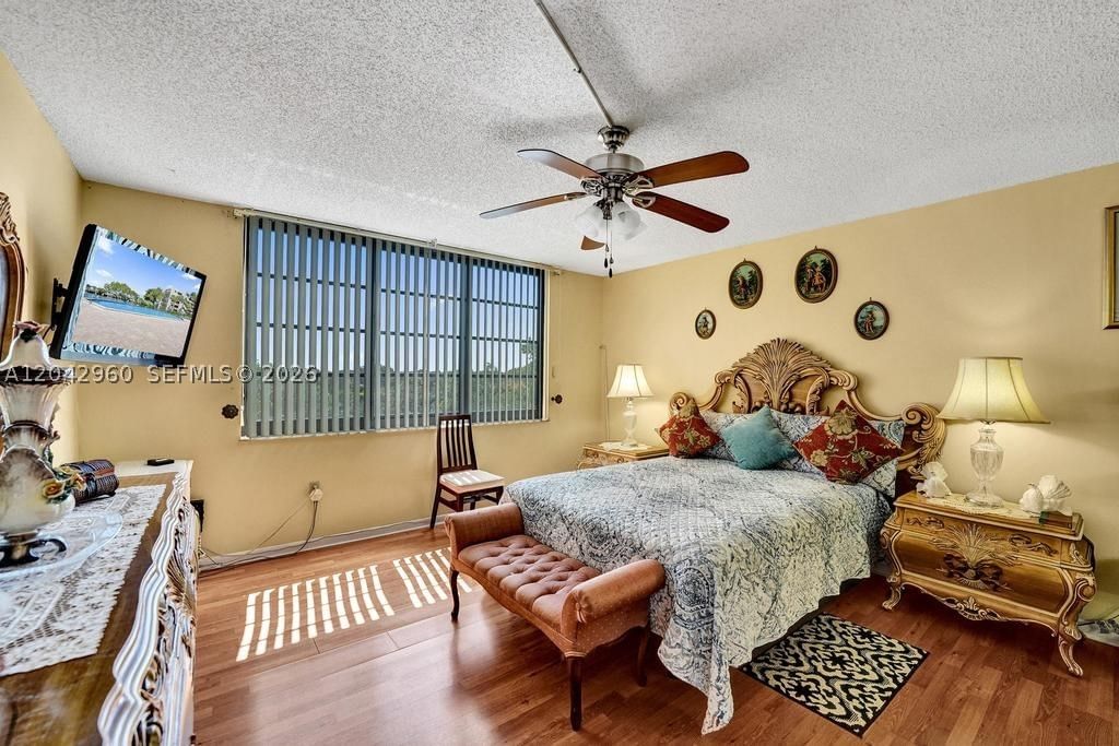 Real estate property located at 1000 Colony Point Cir #422, Broward, Colony Point 2 Condo, Pembroke Pines, FL