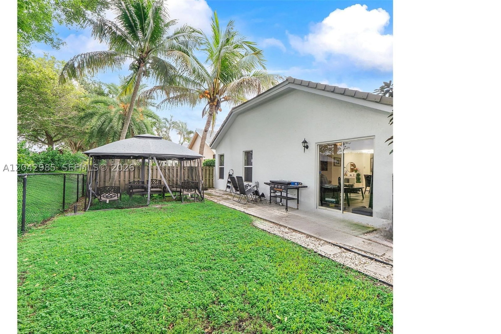 Real estate property located at 9161 Lake Park Cir N, Broward, Forest Ridge Cluster Home, Davie, FL