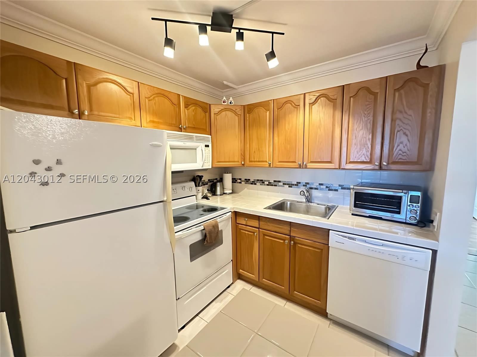 Real estate property located at 1009 Harwood C #1009, Broward, Harwood C Condo, Deerfield Beach, FL