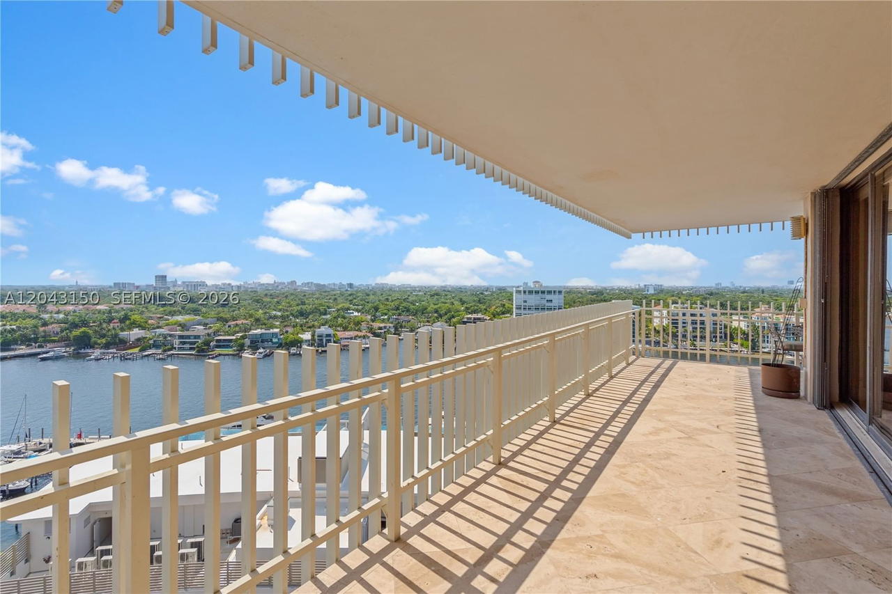 Real estate property located at 3 Grove Isle Dr C1610, Miami-dade, Grove Isle Condo, Miami, FL