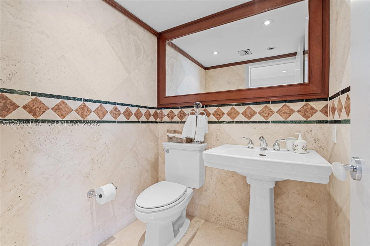 Real estate property located at 3 Grove Isle Dr C1610, Miami-dade, Grove Isle Condo, Miami, FL