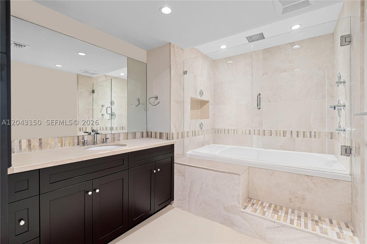 Real estate property located at 3 Grove Isle Dr C1610, Miami-dade, Grove Isle Condo, Miami, FL